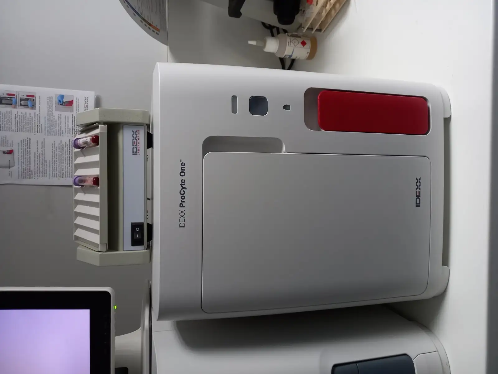 Laboratoire d'analyses vtrinaires dans notre Clinique  La Ciotat